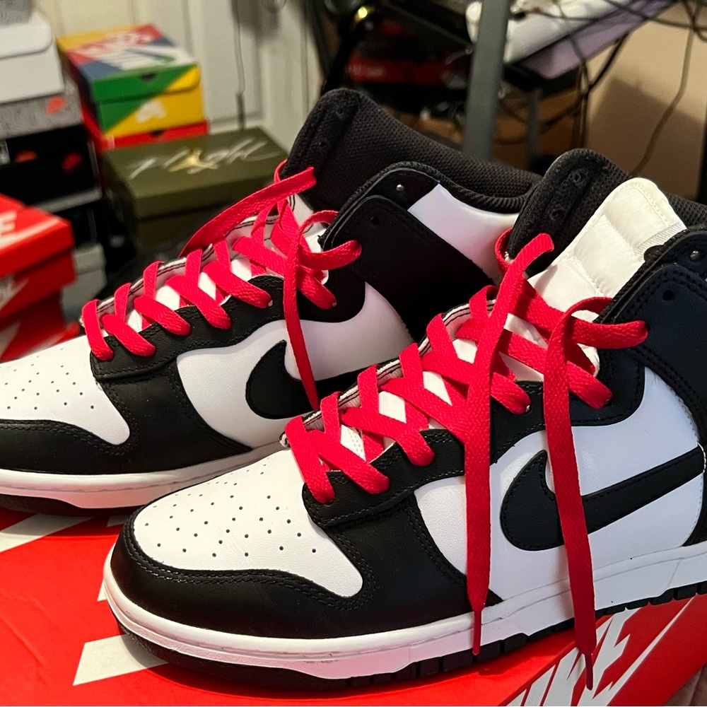 Nike Dunk Hi Panda Retro